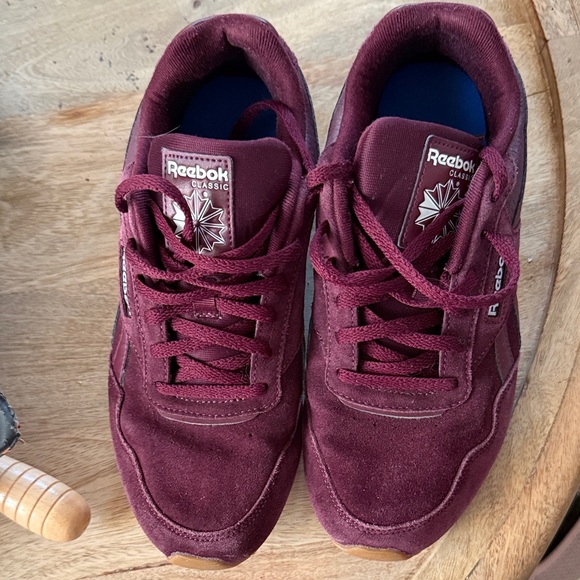 Reebok Classic Maroon Sneakers - Picture 4 of 7